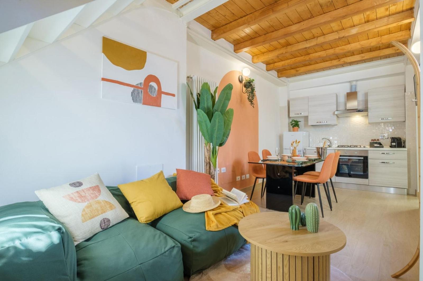 Piazza Maggiore - Il Sentiero Apartment With Private Garden Bologna Bagian luar foto