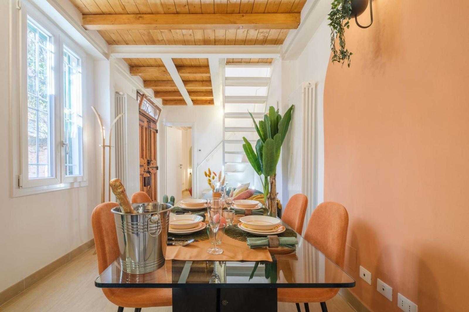 Piazza Maggiore - Il Sentiero Apartment With Private Garden Bologna Bagian luar foto