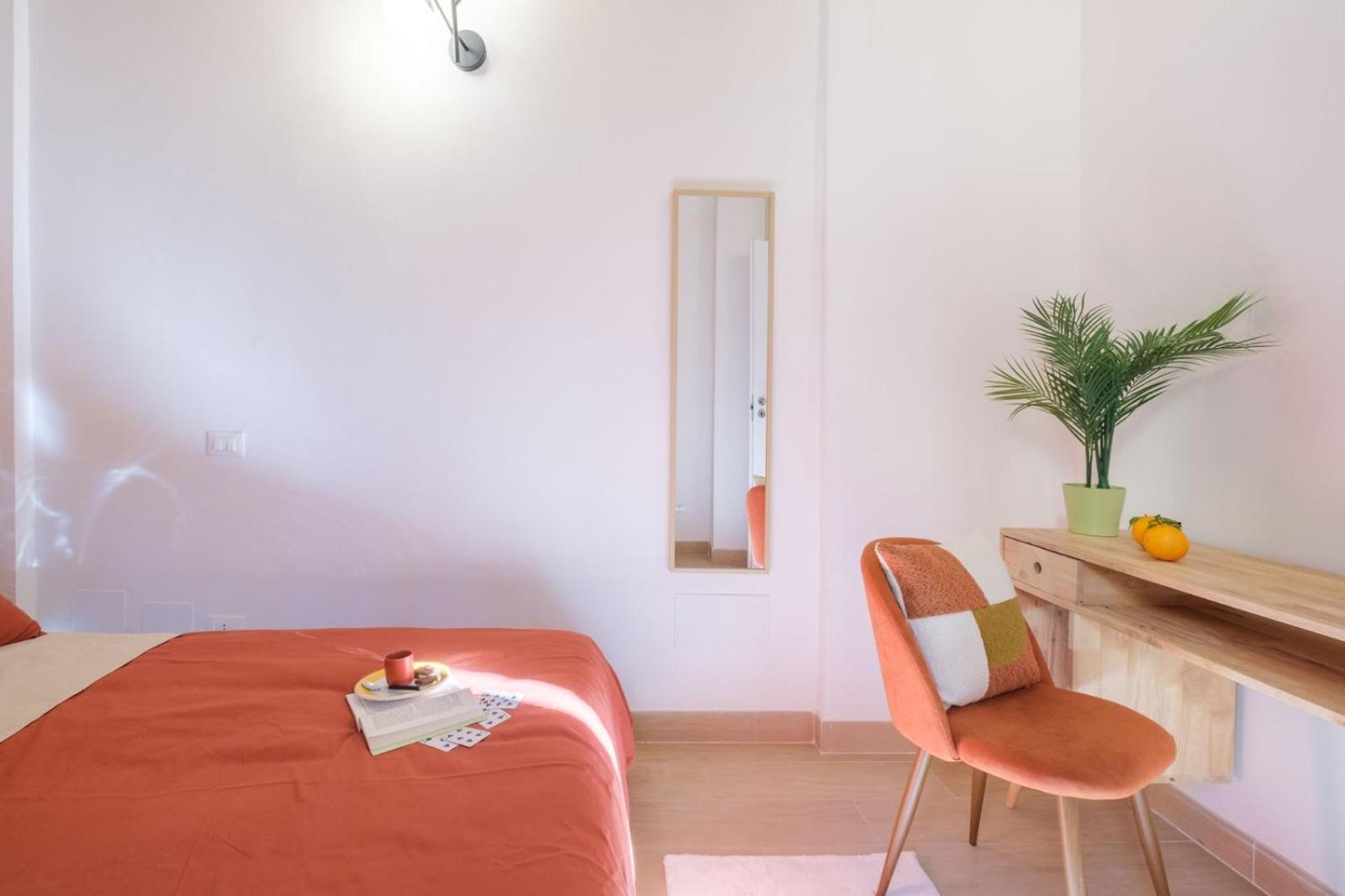 Piazza Maggiore - Il Sentiero Apartment With Private Garden Bologna Bagian luar foto