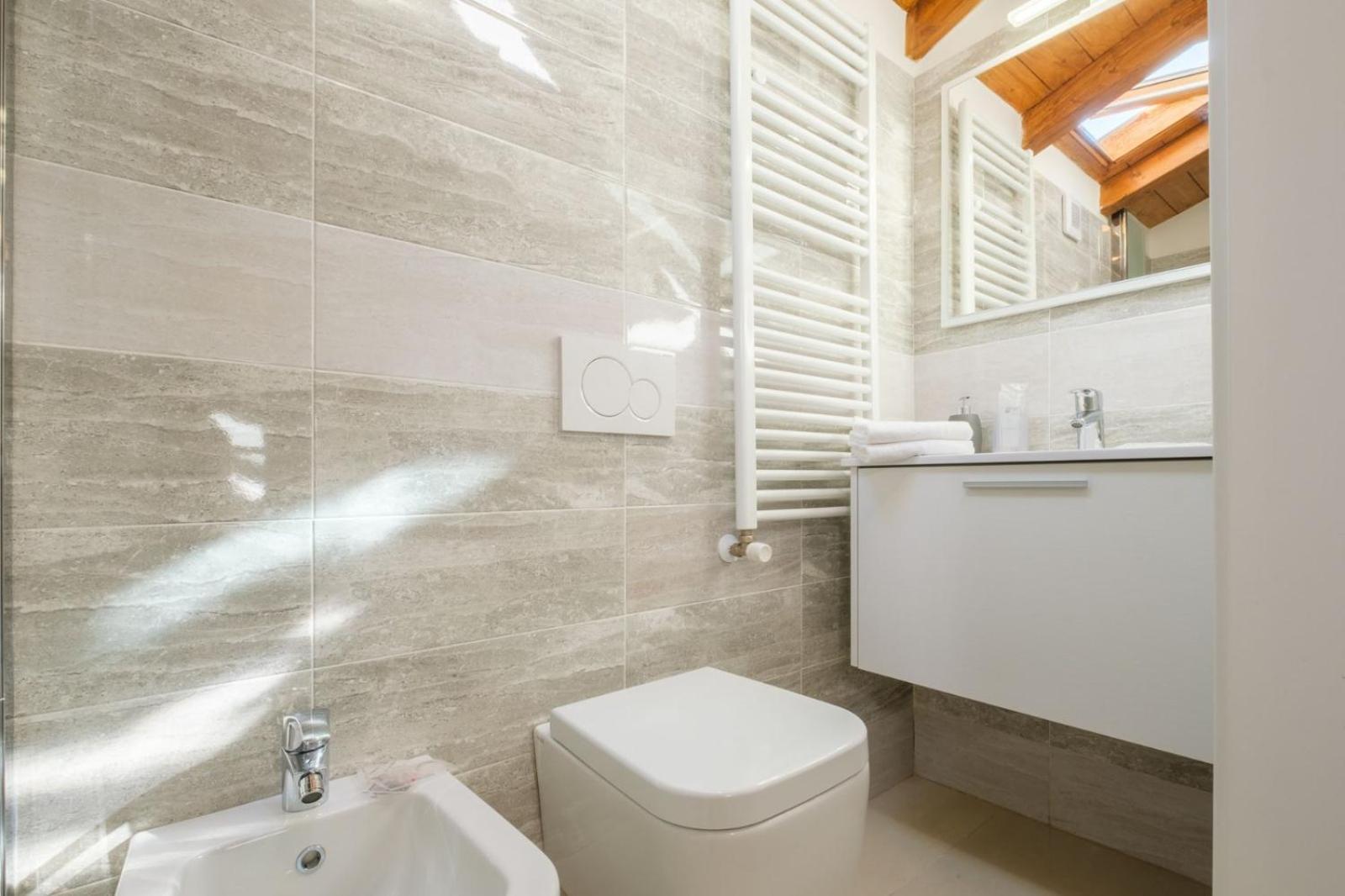 Piazza Maggiore - Il Sentiero Apartment With Private Garden Bologna Bagian luar foto