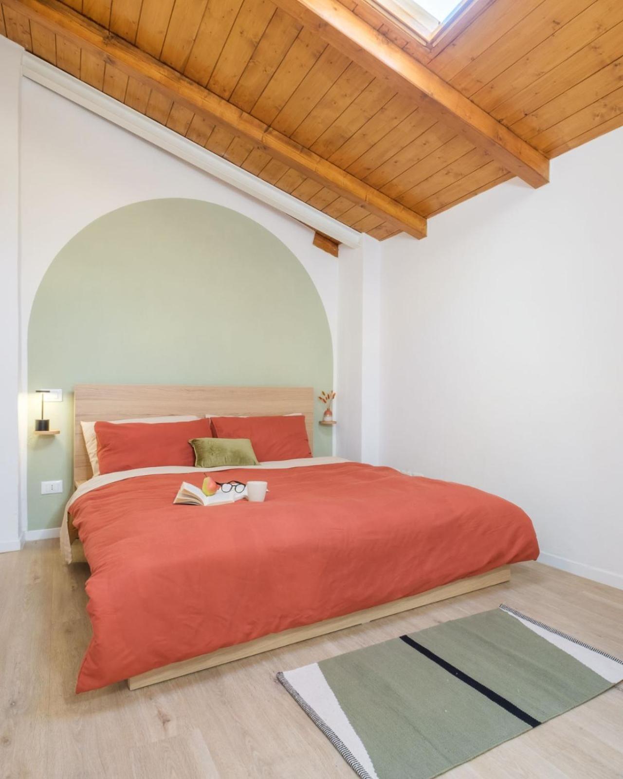 Piazza Maggiore - Il Sentiero Apartment With Private Garden Bologna Bagian luar foto
